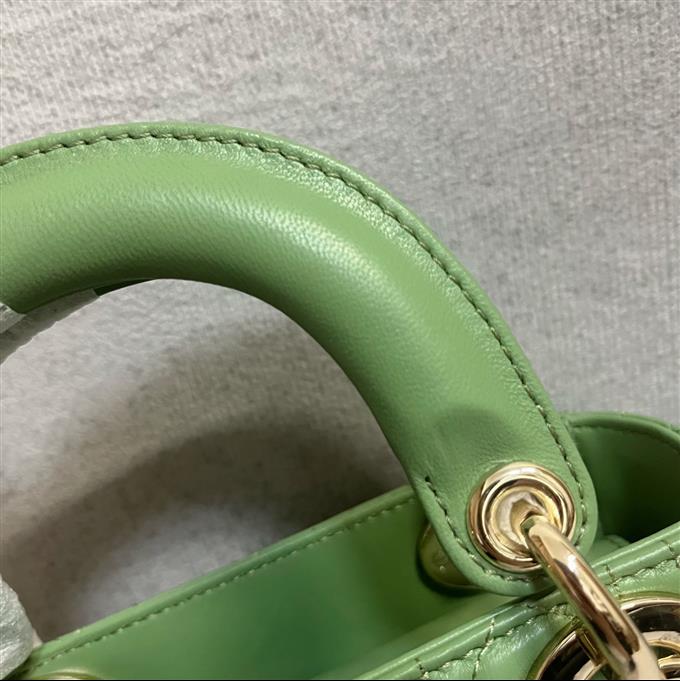 2025228Y700P205627736