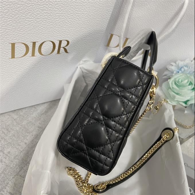 2025228Y700P205627908