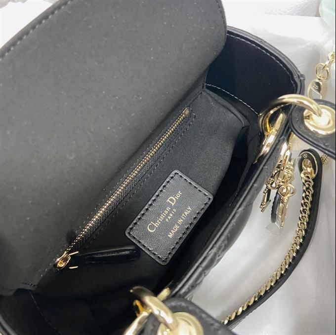 2025228Y700P205627938