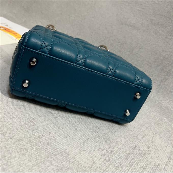 2025228Y700P205628234