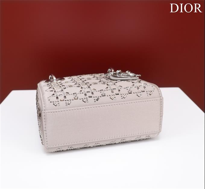 2025228Y700P205628344