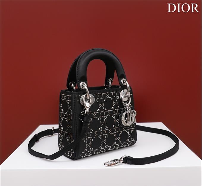 2025228Y700P205628423