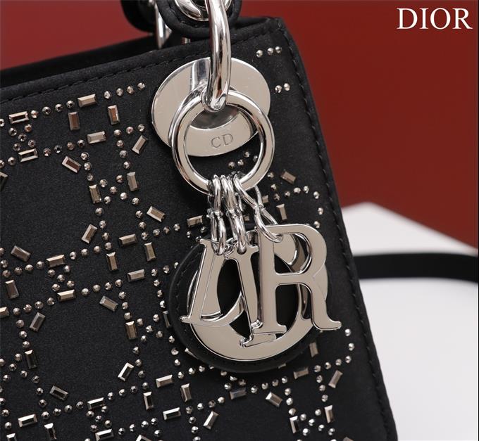 2025228Y700P205628502