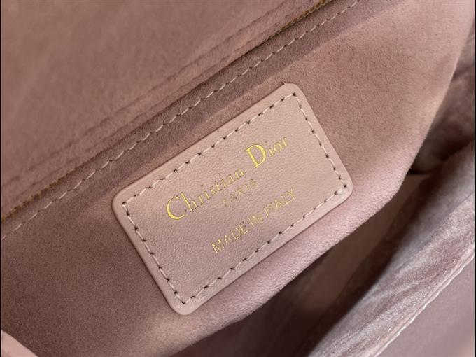 2025228Y700P205628963