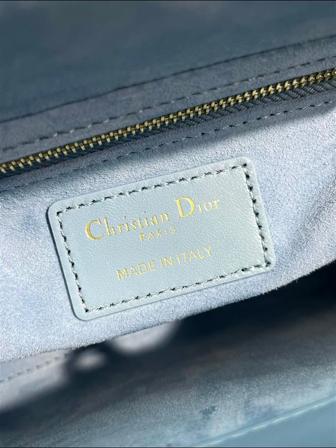 2025228Y700P205629390