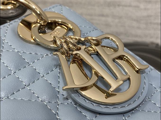 2025228Y700P205629718