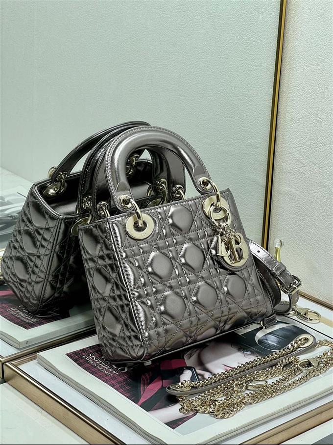 2025228Y700P212512420