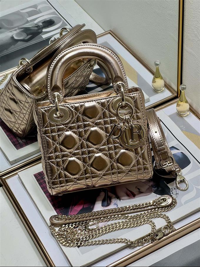 2025228Y700P212512723