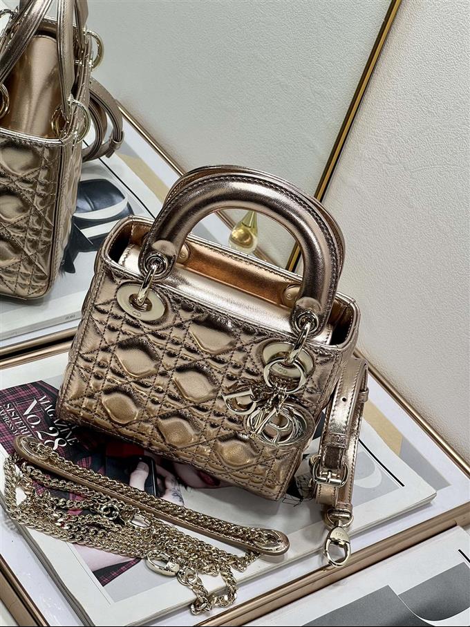 2025228Y700P212512739