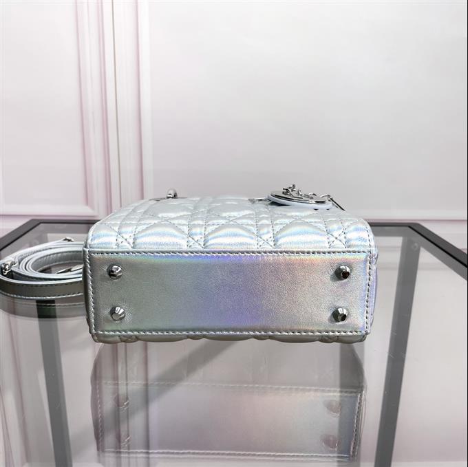 2025228Y700P212526760