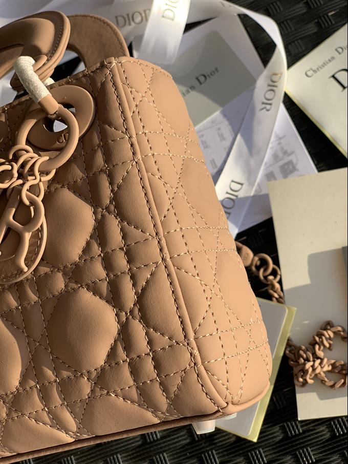 2025228Y900P205546387