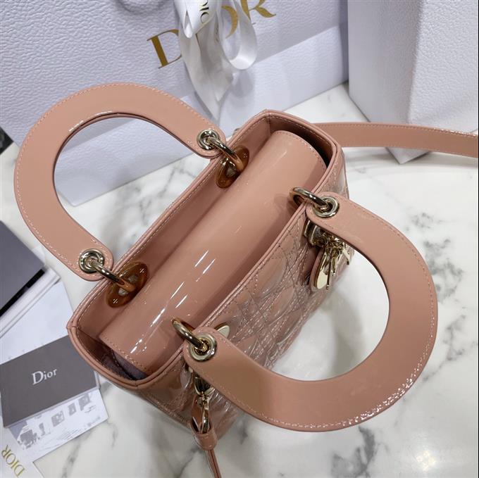 2025228Y1200P211545560