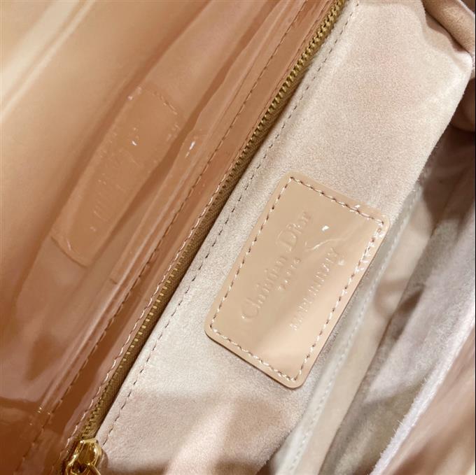 2025228Y1200P211545592