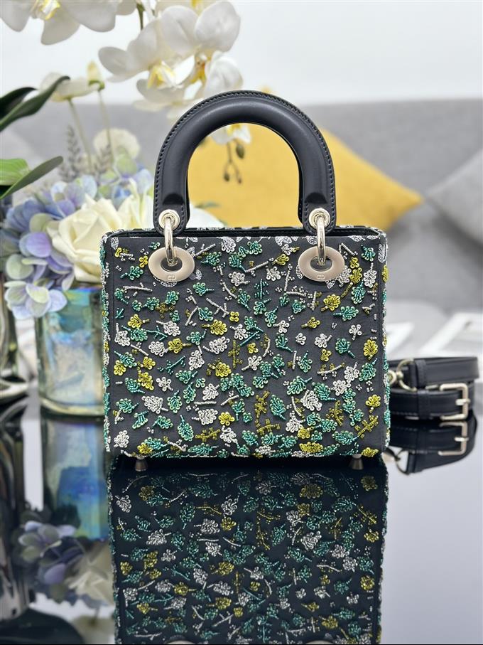 2025228Y1550P21161845