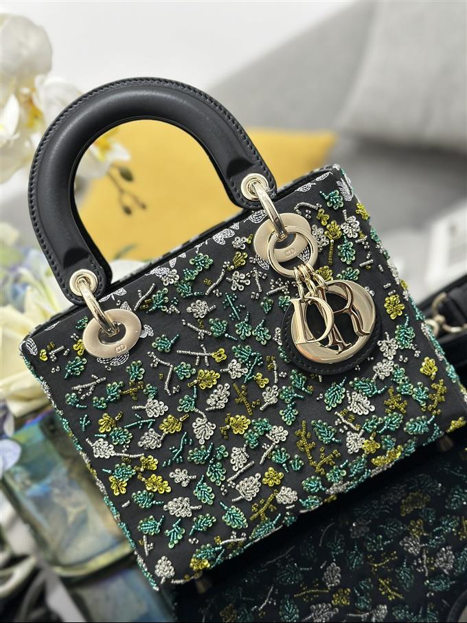 2025228Y1550P21161893