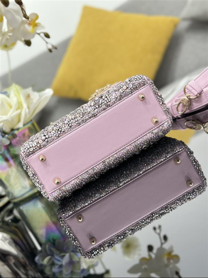 2025228Y1860P211618502