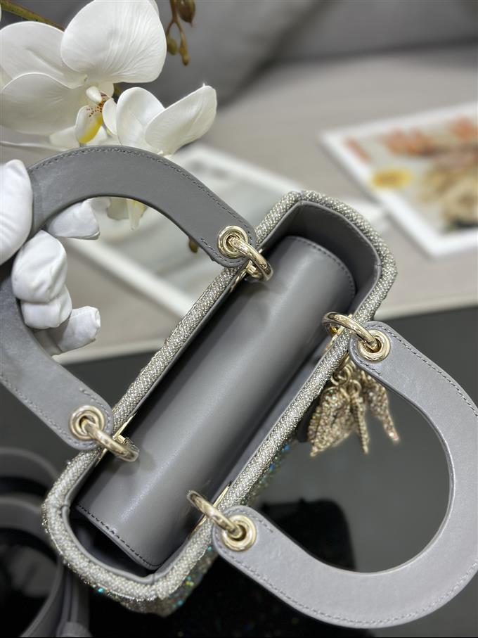 2025228Y2100P211618975