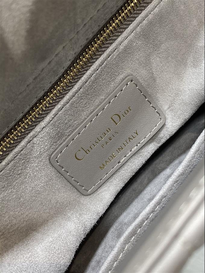 2025228Y650P211543700