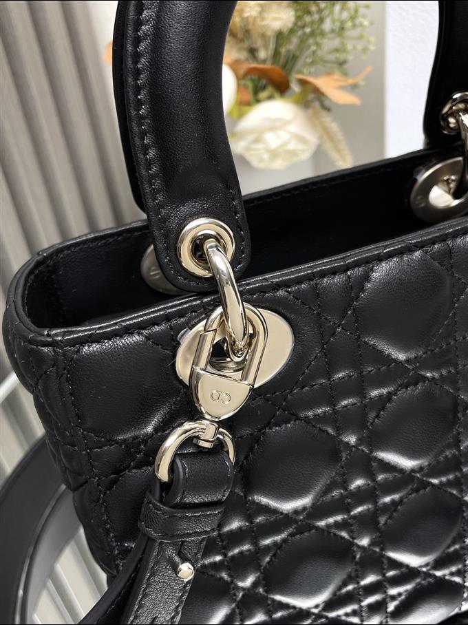 2025228Y650P211551421