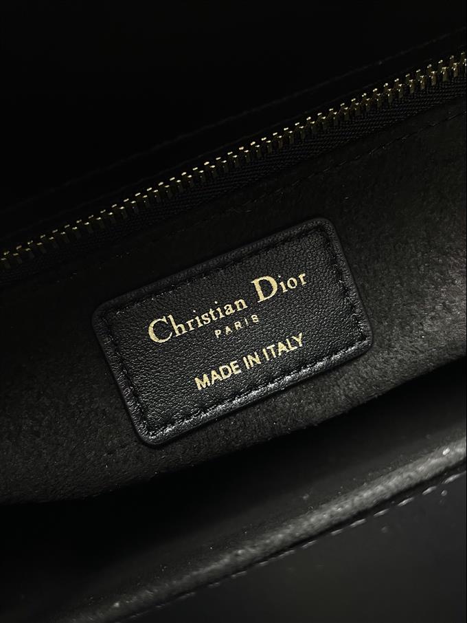 2025228Y650P211551499