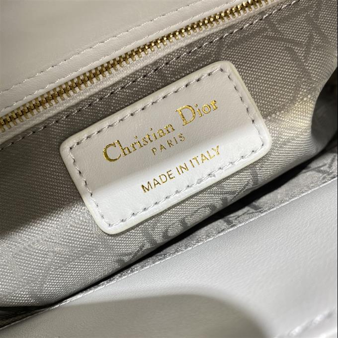 2025228Y650P211552489