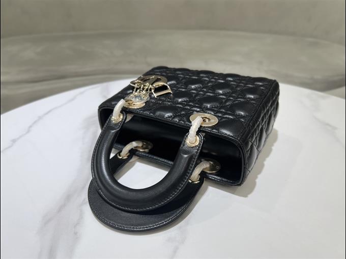 2025228Y650P211552568