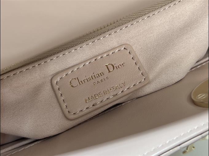 2025228Y650P211554179