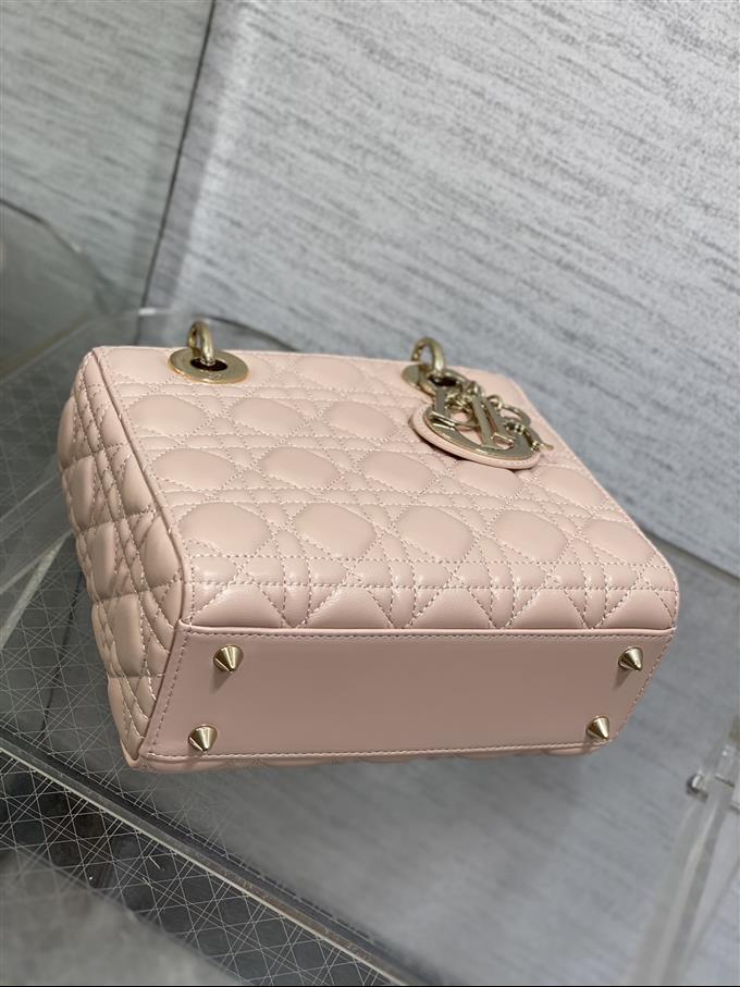 2025228Y650P211555704