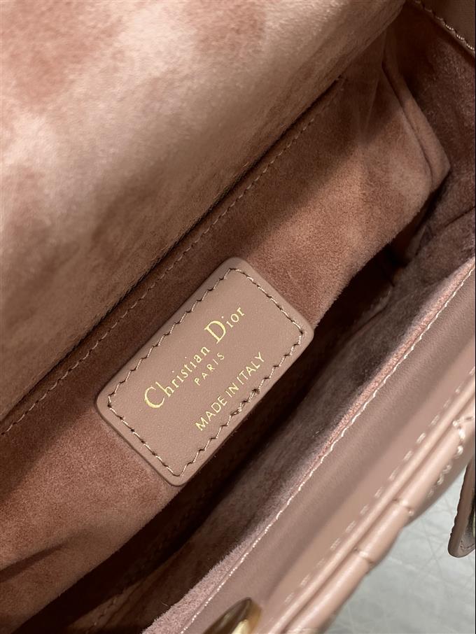 2025228Y650P21155617