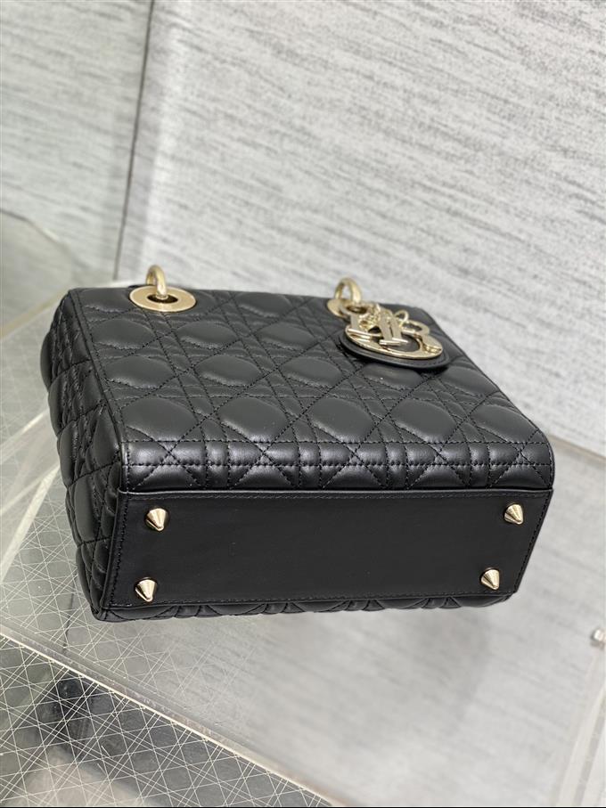 2025228Y650P211556409