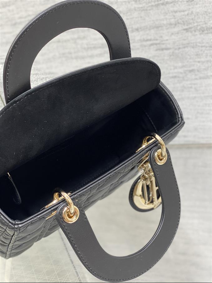 2025228Y650P211556424