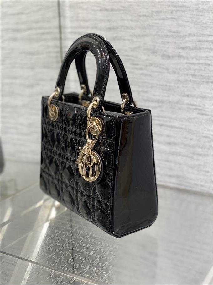 2025228Y650P211556815