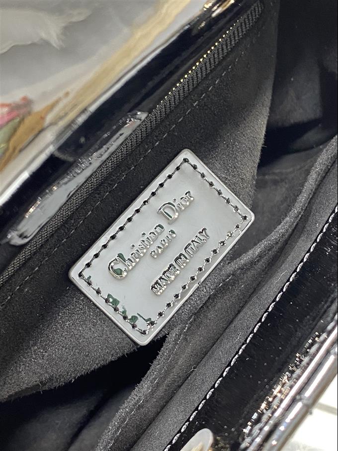 2025228Y650P211556861