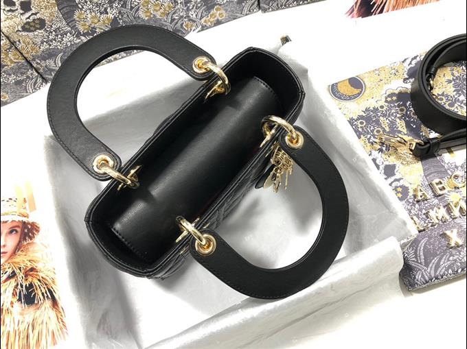 2025228Y650P211557225