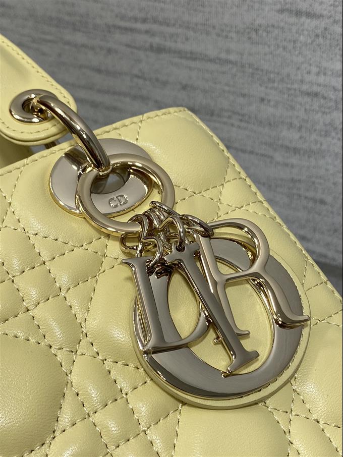 2025228Y650P211558710