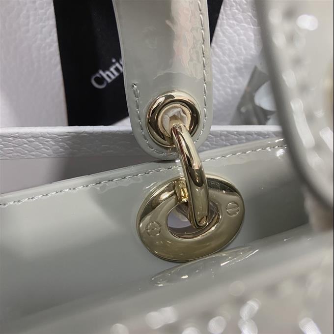 2025228Y650P211715872