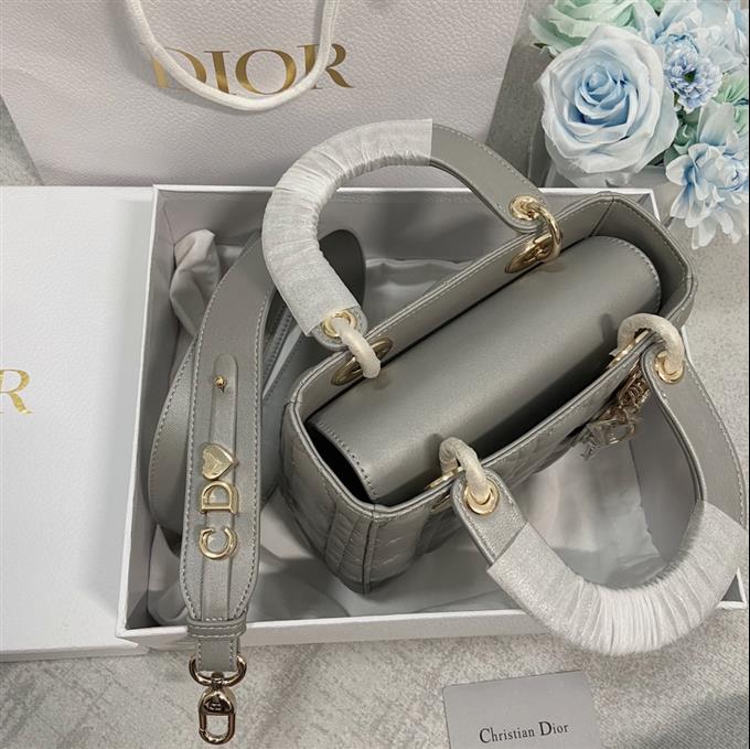 2025228Y650P21171724