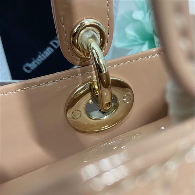 2025228Y650P211718686