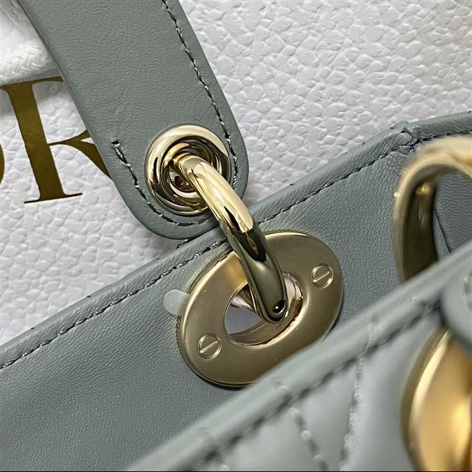 2025228Y650P211719758