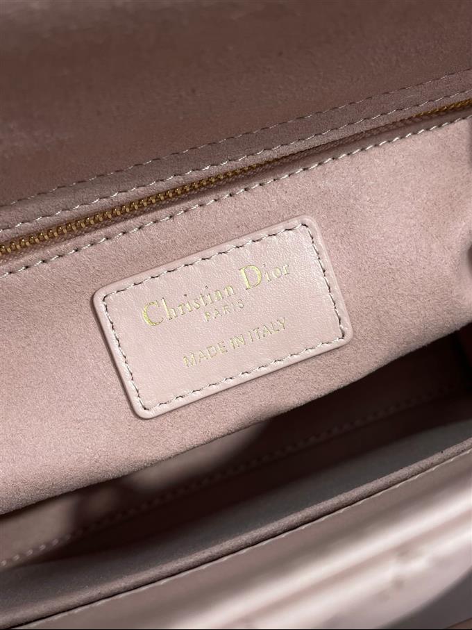 2025228Y650P211722309