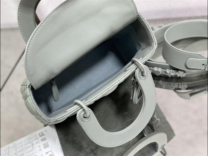 2025228Y700P211610319