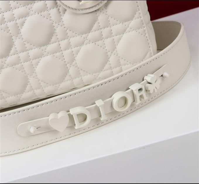 2025228Y700P211610600