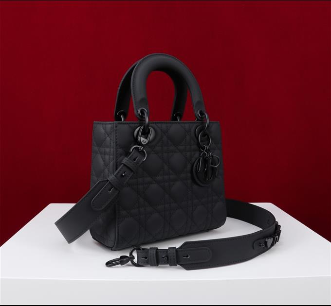 2025228Y700P211610647