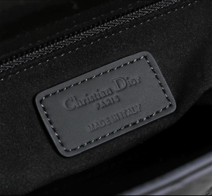 2025228Y700P211610758