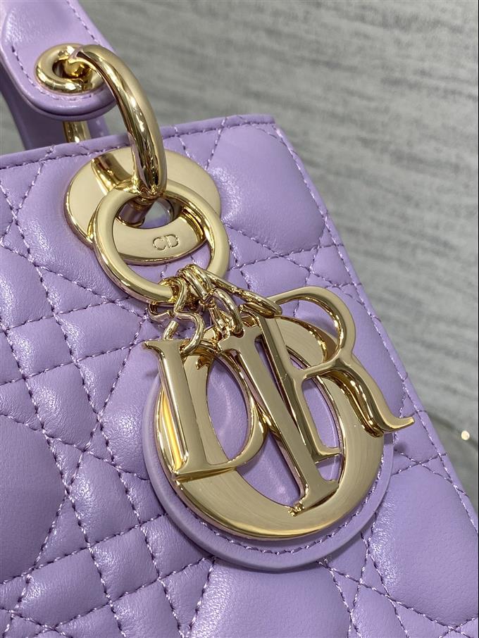 2025228Y700P211610946