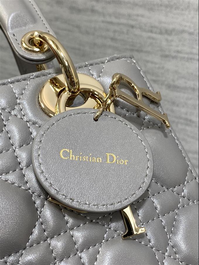 2025228Y700P211611102