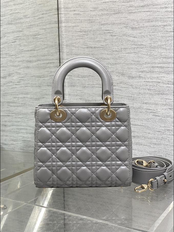 2025228Y700P211611117