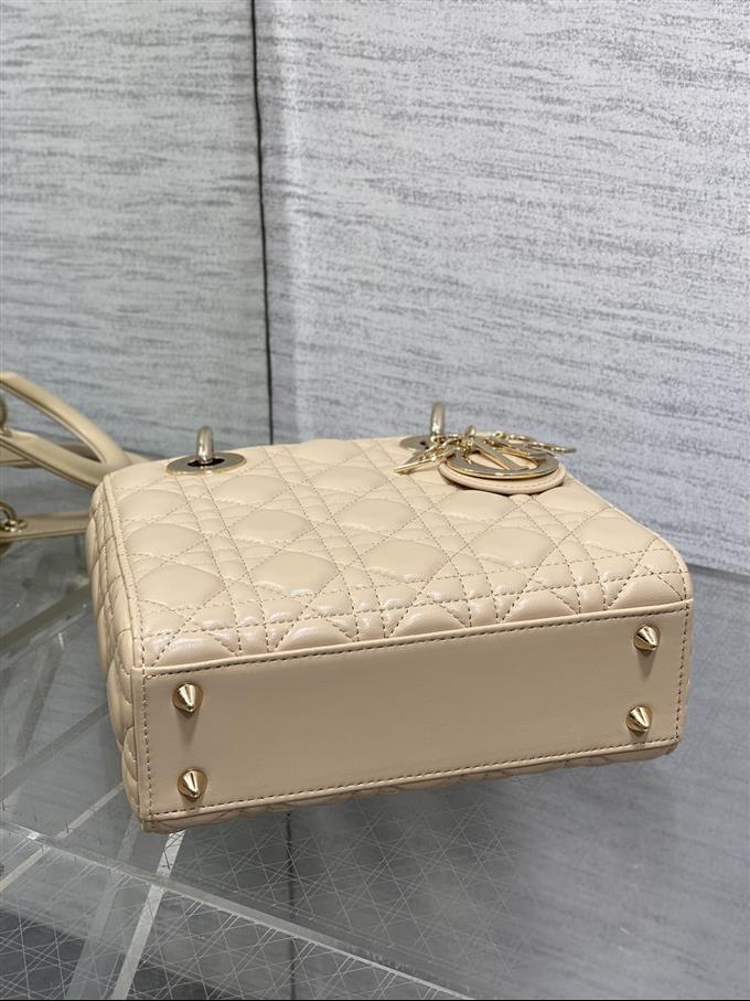 2025228Y700P211611291