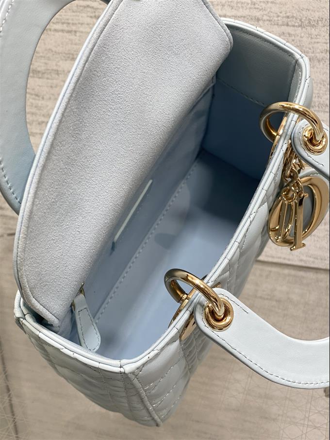 2025228Y700P211611449