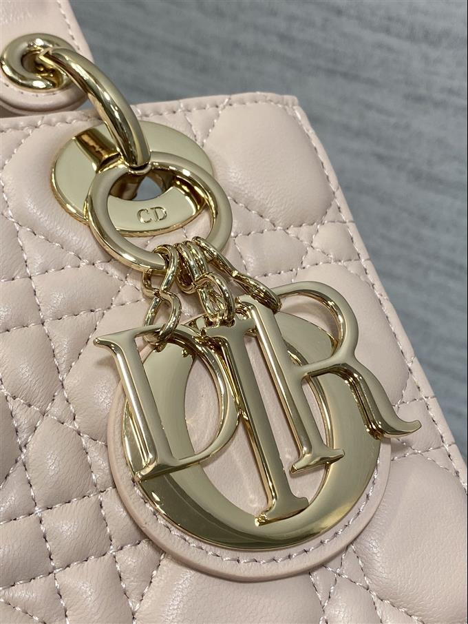 2025228Y700P211611512